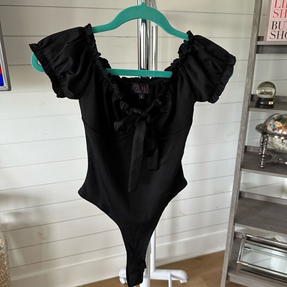 Black‎ ruffle off-shoulder tie front bodysuit sz small NWOT
